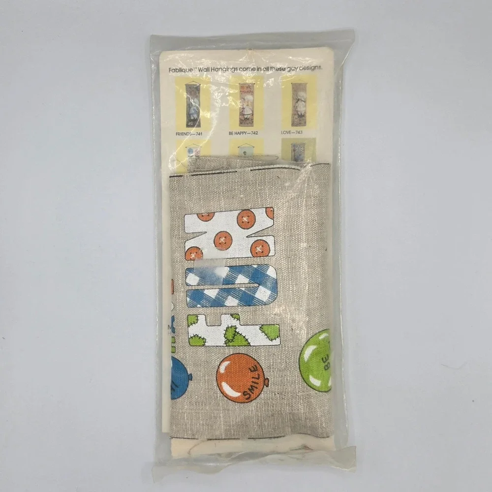Vintage Carousel Crafts‎ Fablique 3 Dimensional Wall Hanging Kit Robert Clown